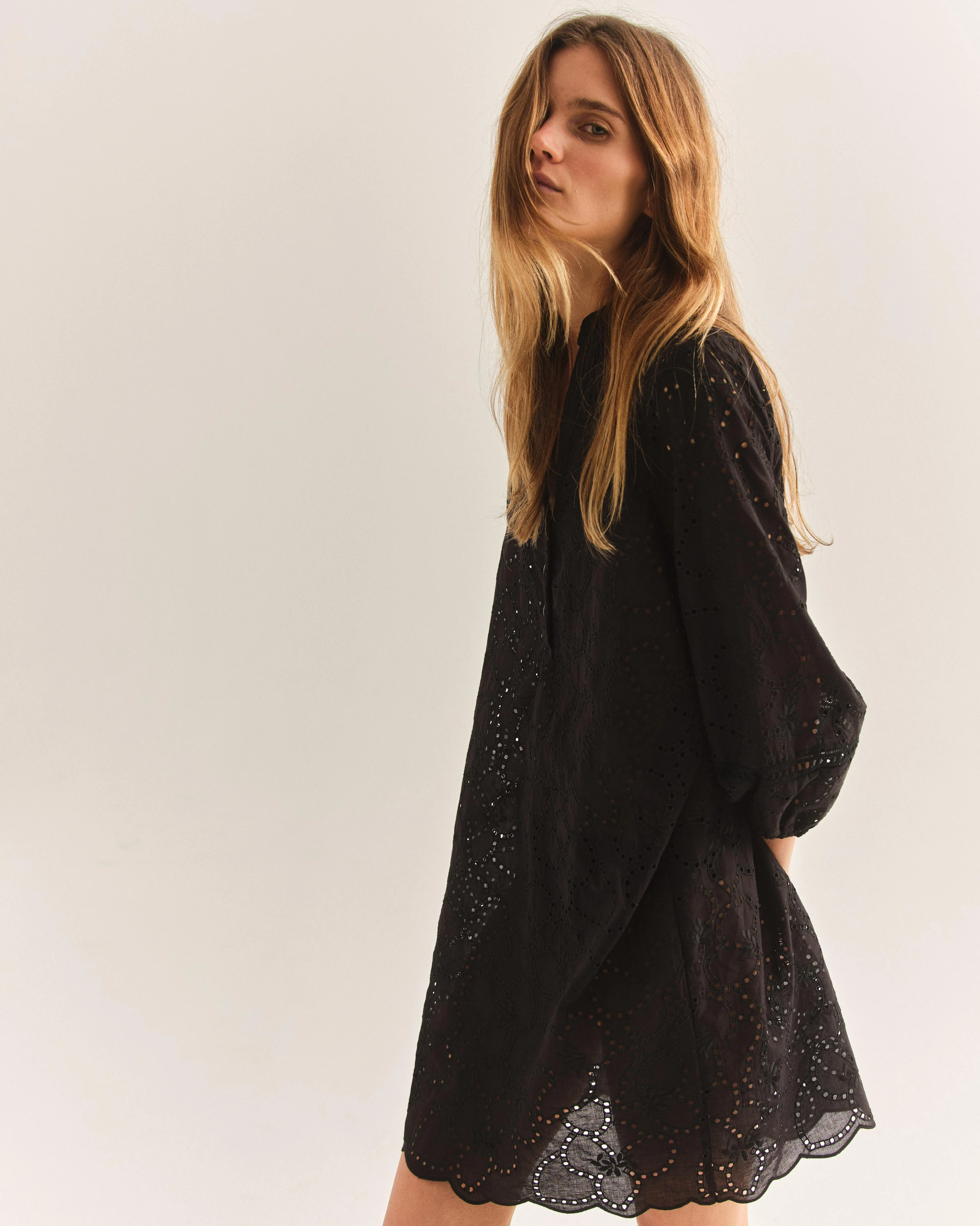 Sylvia Dress-Noir - Image 4